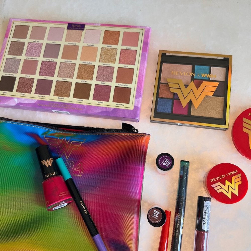 WWoman Ultimate Makeup Kit + Tarte Full Bloom Collection